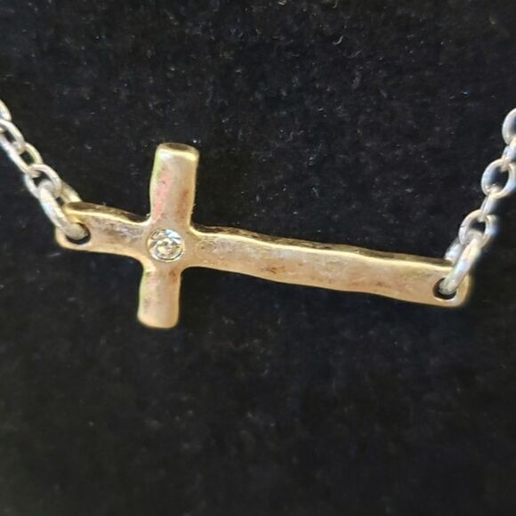 JK BY THIRTY-ONE Mixed Metals Crystal Embellished Cross Necklace - Picture 3 of 7